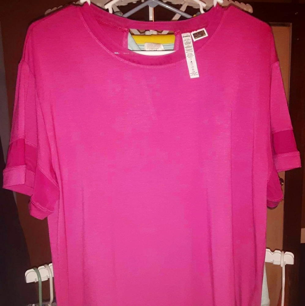 Diadora NWOT Women's Large Open-Back Pink Shirt